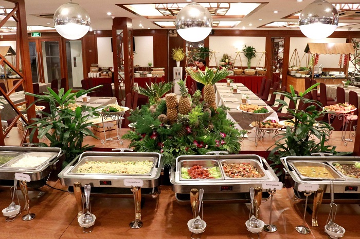 Buffet chay khách sạn Viễn Đông chinh phục thực khách bằng hương vị tươi ngon của món ăn được chế biến từ nguyên liệu thuần chay. Ảnh: Khách sạn Viễn Đông